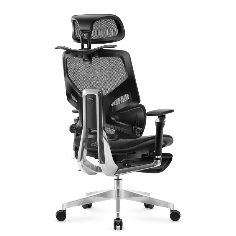Fotel ergonomiczny z podnóżkiem Mark Adler Expert 9.6 Black