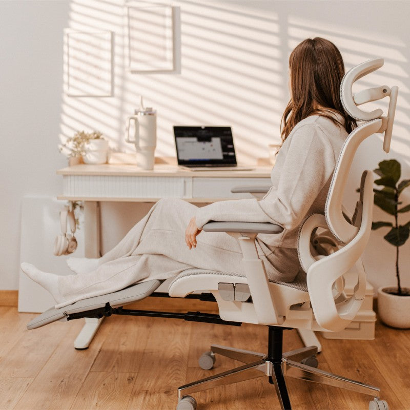 Fotel ergonomiczny z podnóżkiem Mark Adler Expert 9.3 Grey