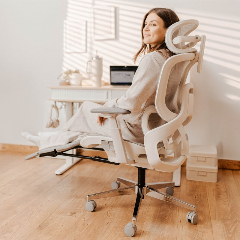 Fotel ergonomiczny z podnóżkiem Mark Adler Expert 9.3 Grey